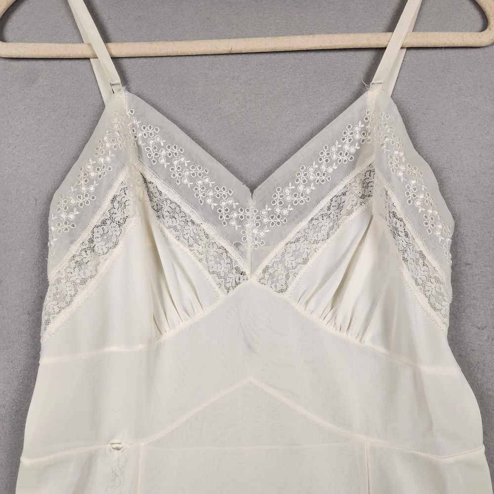 Vintage Lace Slip Dress Womens Small White Nylon Nightgown Made‎ in USA Lingerie - Picture 4 of 15